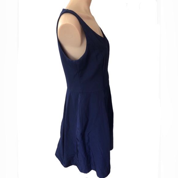 🌿 CUE 🌿 women’s navy blue sleeveless fit and flare dress size 12 - Picture 3 of 8